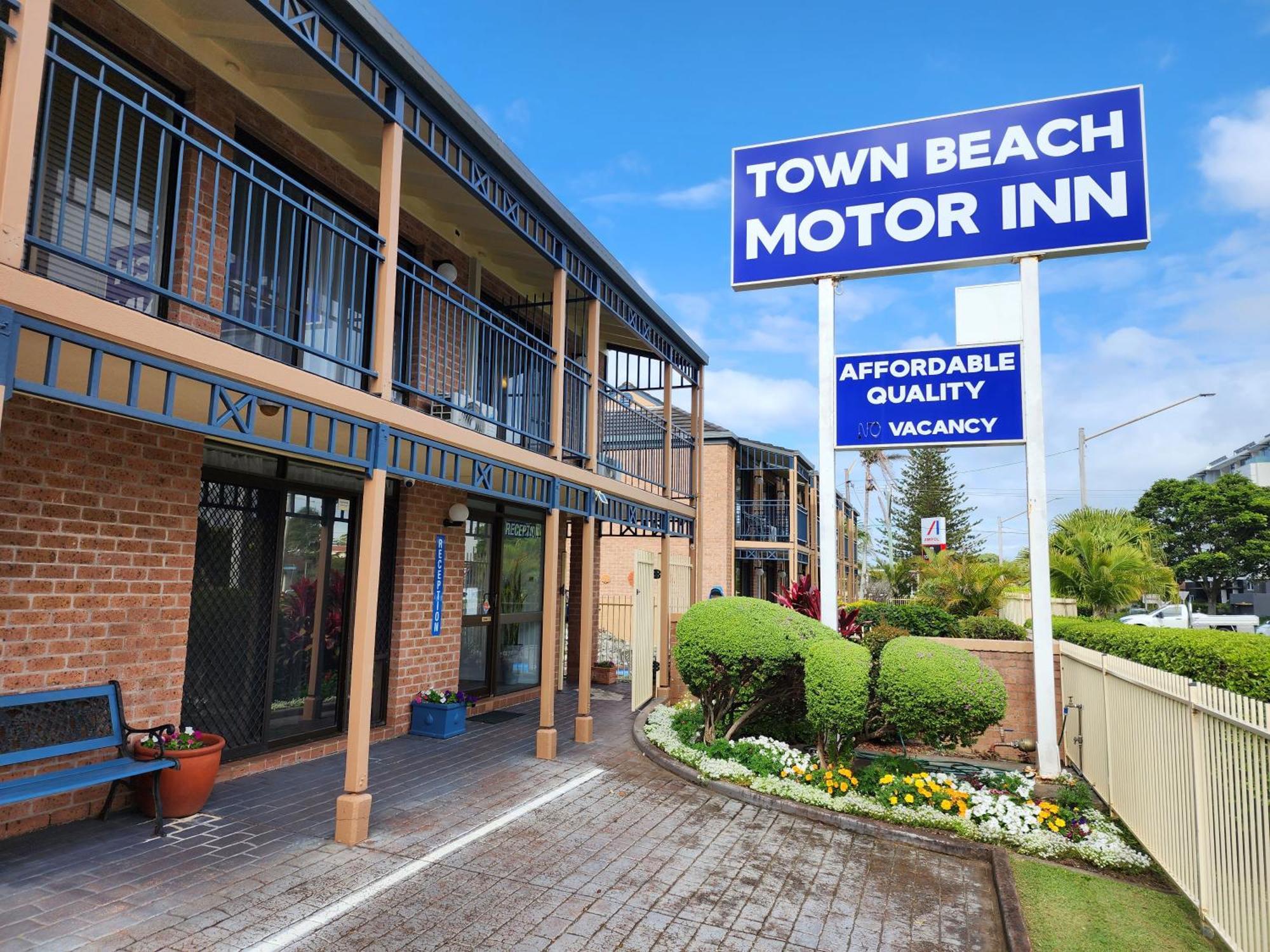 Town Beach Motor Inn Порт-Маккуорі Екстер'єр фото